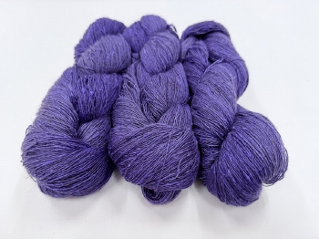 silk qiviut melange of 14 to 16 micron qiviut 700met special edition color iris purple intens