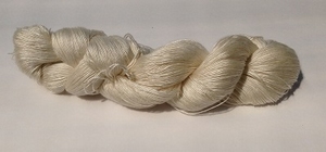 Powdersoft silk Bombyx Morus TST sur  echeveau