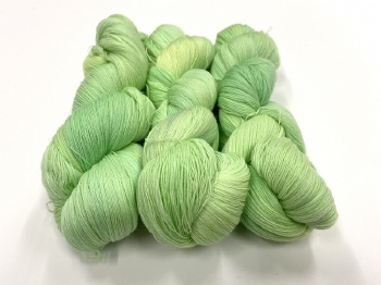 merinosoft super lace  color formosa greenyel