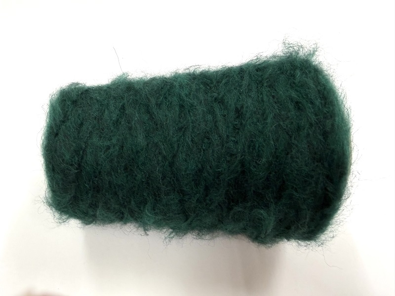 dirty mama mohair  +-1 kilo color forestnoir super green