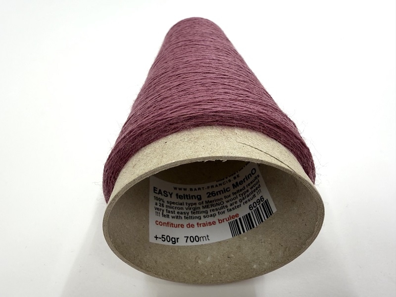 EasyFelt wool   color confiture de fraise brulee