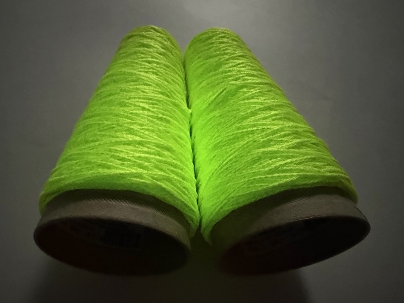 glow in the dark + fluo color KNit fosforecent