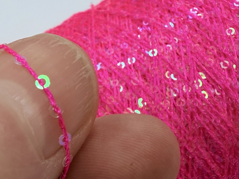 haute couture Crazy iridessant big cones (celui si est meme FLUO en lumiere UV)