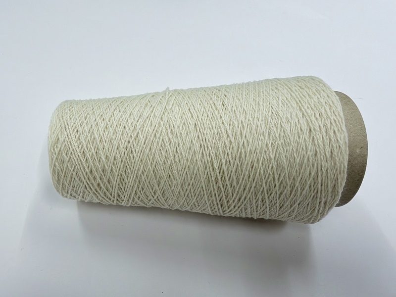 i used to be a cashmere pullover  blanc de Paris