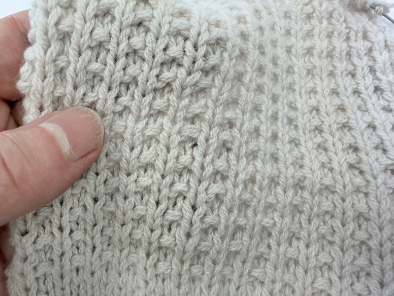 i used to be a cashmere pullover  soft ecru de Paris
