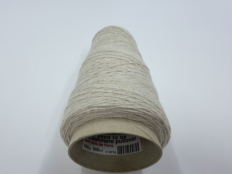 i used to be a cashmere pullover  soft ecru de Paris