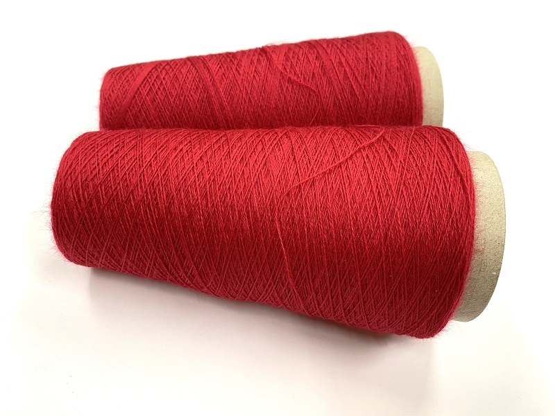 MerinoSoft Super Knit  color uni lucifer intens red