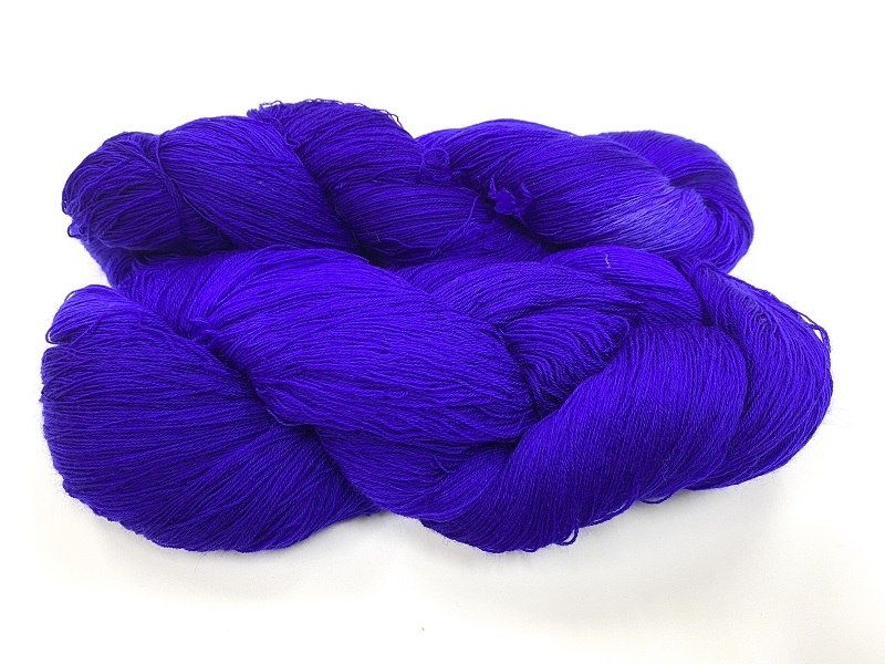 merinosoft super lace  color BRILJANT PURPLEZELLA
