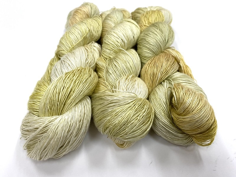 Powdersoft silk  color paramouchy greenyellow