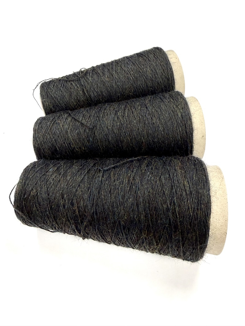 pure bio natural colored wool  no chemicals no rubish used  color antraciet indigo