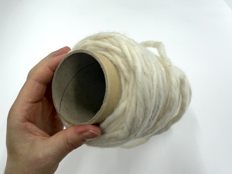 rattestaarten 100% pure wol  bleekste witte wol mogelijk in dikke micronage