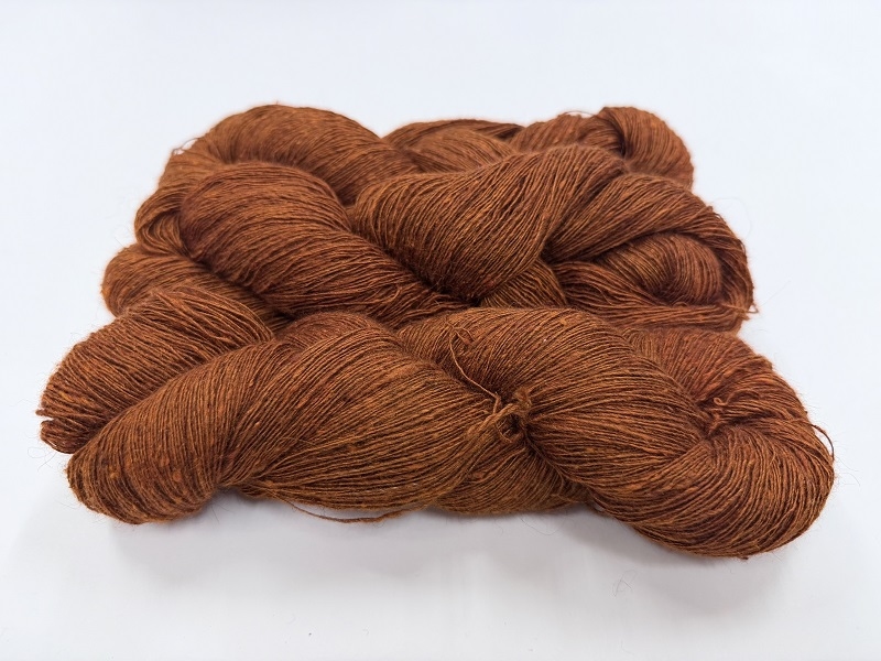 silk qiviut melange of 14 to 16 micron qiviut 700met special edition color dark ecureuil