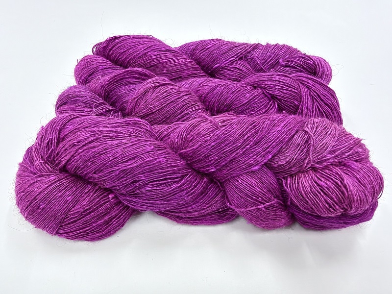 silk qiviut melange of 14 to 16 micron qiviut 700met special edition color fuxiatata