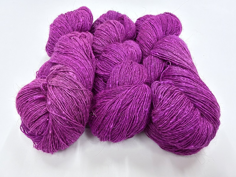 silk qiviut melange of 14 to 16 micron qiviut 700met special edition color fuxiatata