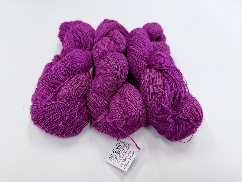 silk qiviut melange of 14 to 16 micron qiviut 700met special edition color intens fuxiatata