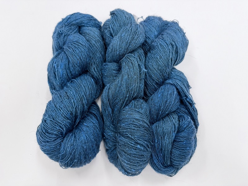 silk qiviut melange of 14 to 16 micron qiviut 700met special edition color intens ultramarin