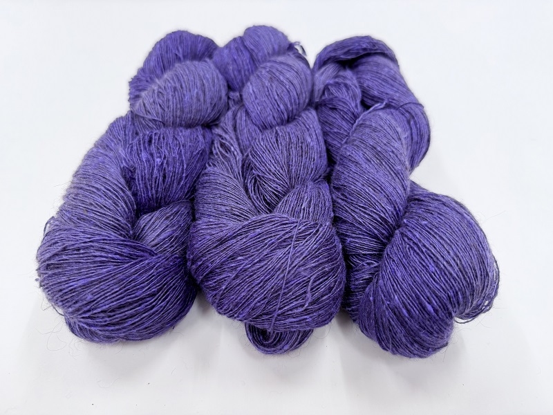 silk qiviut melange of 14 to 16 micron qiviut 700met special edition color iris purple intens