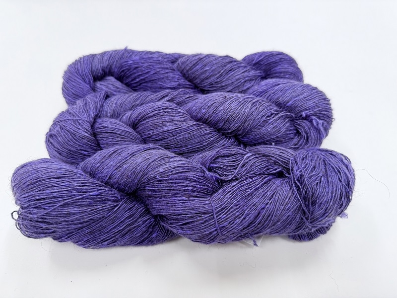 silk qiviut melange of 14 to 16 micron qiviut 700met special edition color iris purple intens